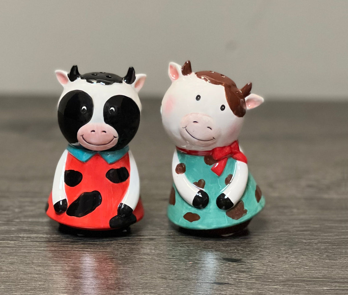 Udderly Cute Cows Salt &amp; Pepper Set